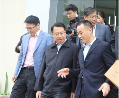 市長、書記為南方IT學院關心鼓勵送特禮!